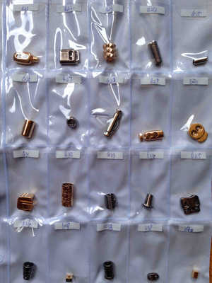 专业生产精致五金辅料 吊钟、绳扣、吊牌全系列产品介绍